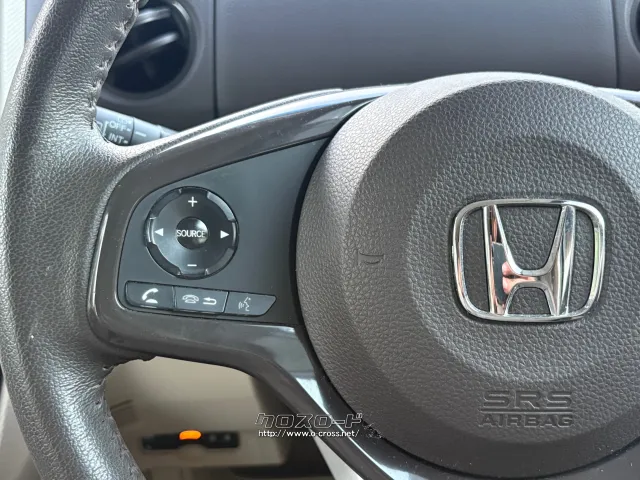 ステアリング左でオーディオ操作可能です。 ホンダ N-BOX