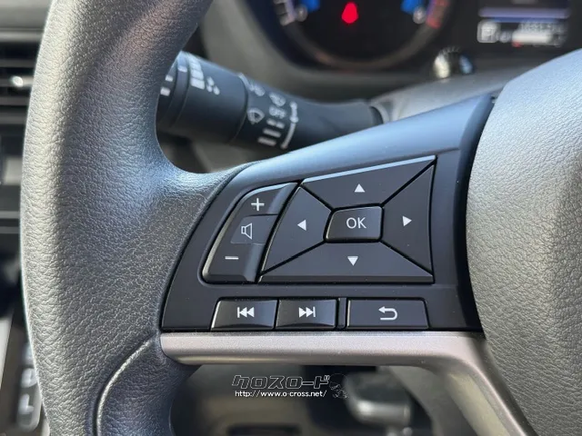 ハンドル左でオーディオ操作が出来ます。 日産 ルークス