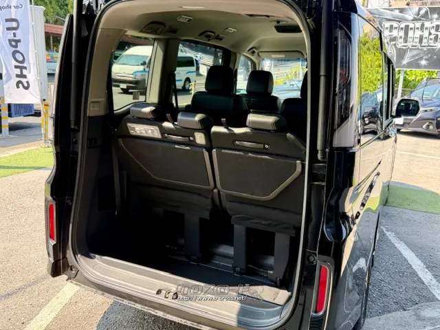 荷室スペースも広々 ホンダ ステップワゴン