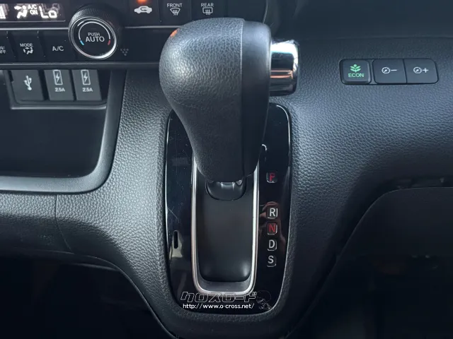シンプルで扱いやすいシフトノブ ホンダ N-BOX