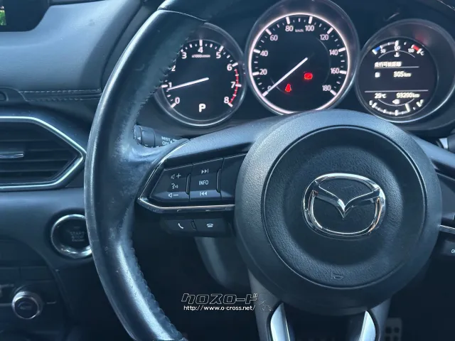 ステアリング左でオーディオ操作可能です。 マツダ CX-8