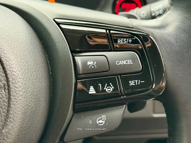 ハンドル右でクルーズコントロール操作が出来ます。 ホンダ ヴェゼル