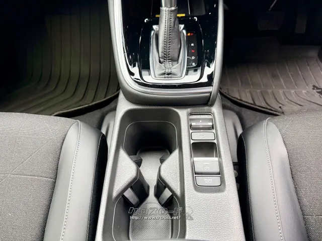 「お問合せはユーポスコザ店まで/098-934-8277お待ちしております」 ホンダ ヴェゼル