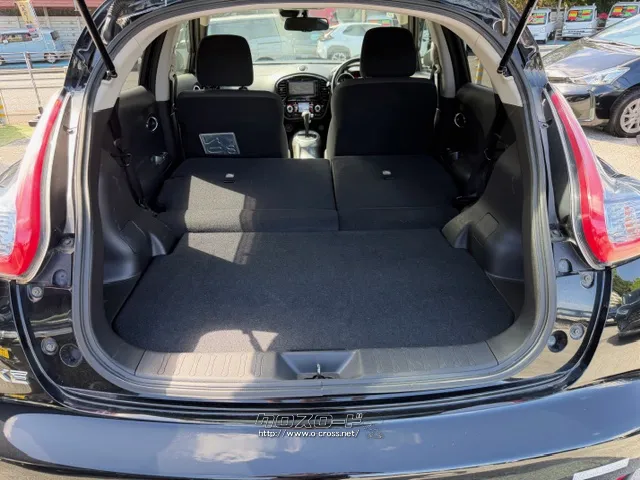 後席を倒すと長物もつめ込めます 日産 ジューク