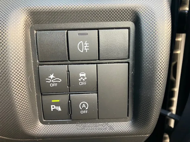 「お問合せはユーポスコザ店まで/098-934-8278お待ちしております」 ダイハツ ロッキー