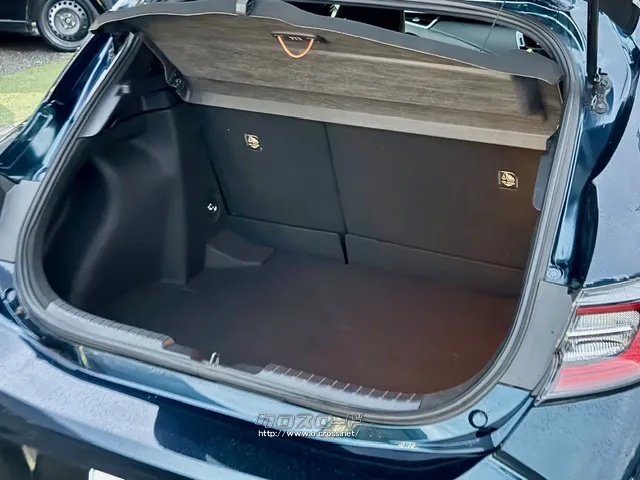 荷室スペースも広々 トヨタ カローラスポーツ