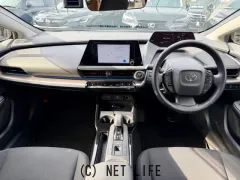 トヨタ プリウス