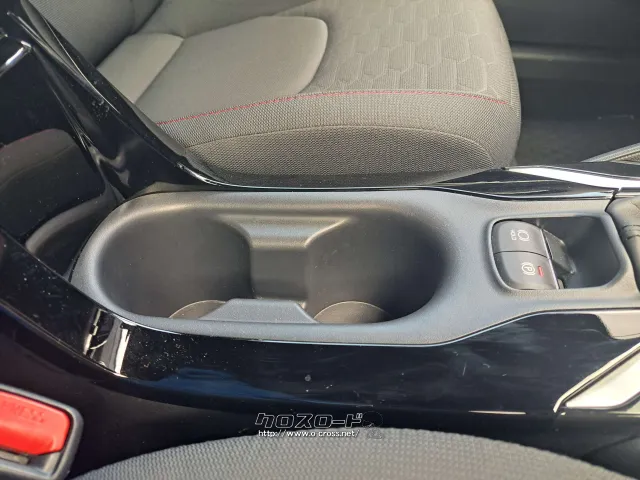 クチコミ高評価を獲得!お問い合わせはユーポスコザ店まで!098-934-8277 トヨタ カローラスポーツ