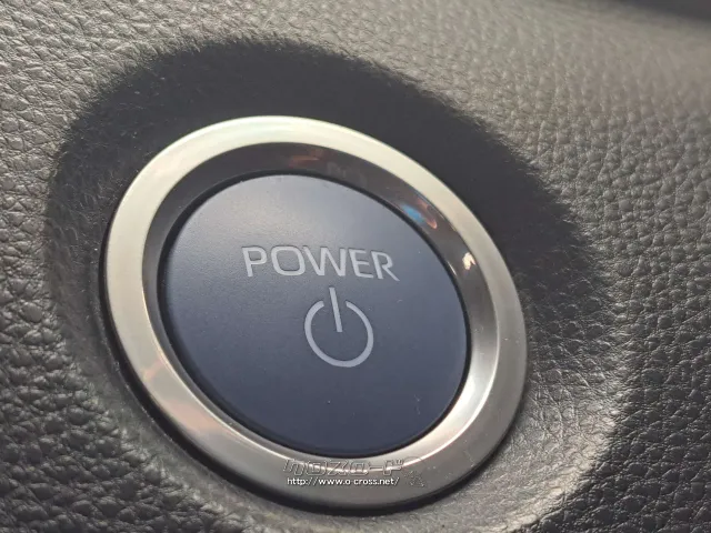 クチコミ高評価を獲得!お問い合わせはユーポスコザ店まで!098-934-8277 トヨタ カローラスポーツ