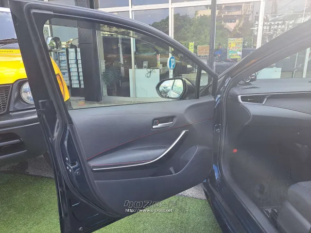 クチコミ高評価を獲得!お問い合わせはユーポスコザ店まで!098-934-8277 トヨタ カローラスポーツ