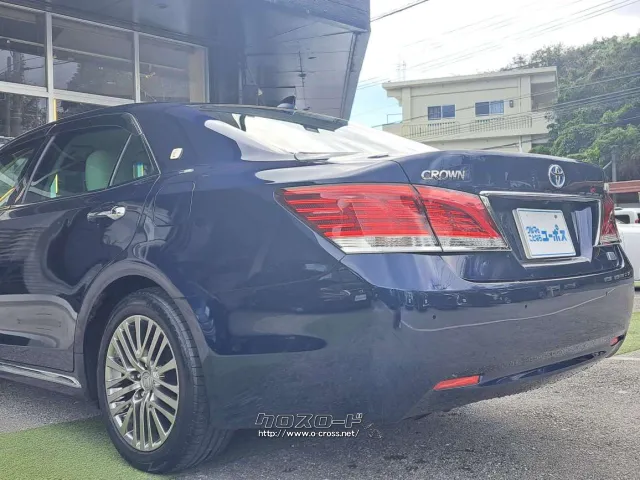 狭い道でも安心のコーナーセンサー付き トヨタ クラウンマジェスタ