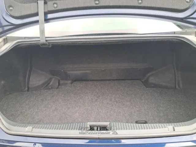 荷室スペースも奥行きがあり大容量! トヨタ クラウンマジェスタ