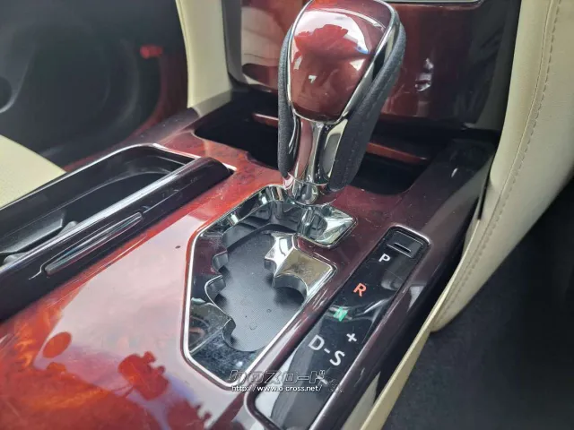 クチコミ高評価を獲得!お問い合わせはユーポスコザ店まで!098-934-8277 トヨタ クラウンマジェスタ