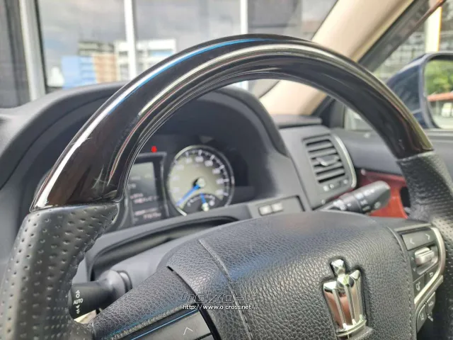 クチコミ高評価を獲得!お問い合わせはユーポスコザ店まで!098-934-8277 トヨタ クラウンマジェスタ