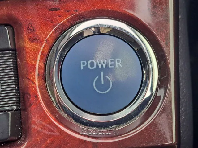 クチコミ高評価を獲得!お問い合わせはユーポスコザ店まで!098-934-8277 トヨタ クラウンマジェスタ