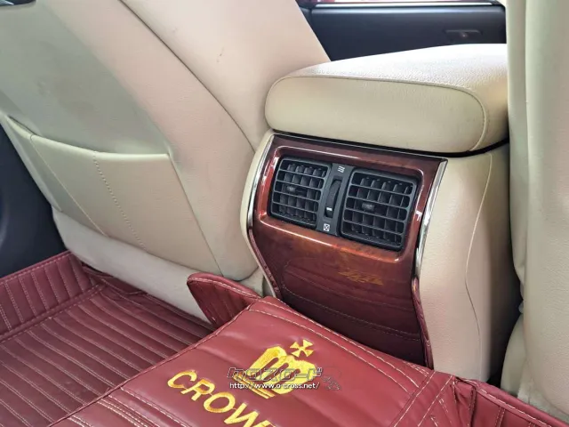 クチコミ高評価を獲得!お問い合わせはユーポスコザ店まで!098-934-8277 トヨタ クラウンマジェスタ