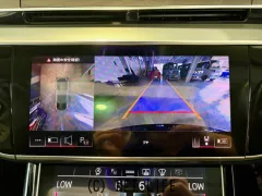 アウディ A8