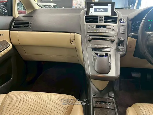 自社整備工場・板金工場を備え、車検から事故の修理まで対応致します。 レクサス HS