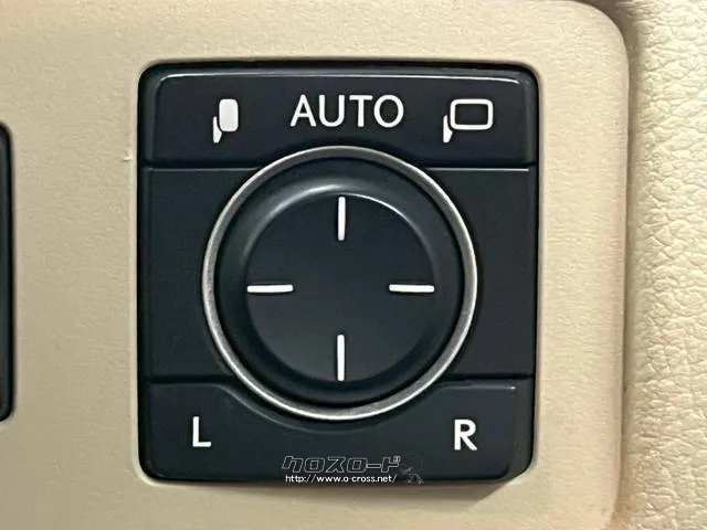 自社整備工場・板金工場を備え、車検から事故の修理まで対応致します。 レクサス HS