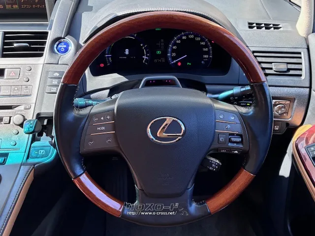 高級感のあるウッドコンビステアリング レクサス HS