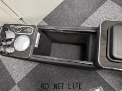 内装品 大型センターコンソール