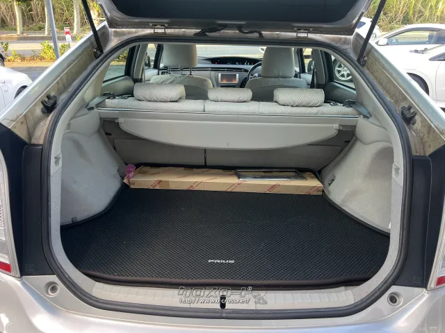 トヨタ プリウス