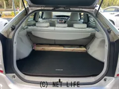 トヨタ プリウス