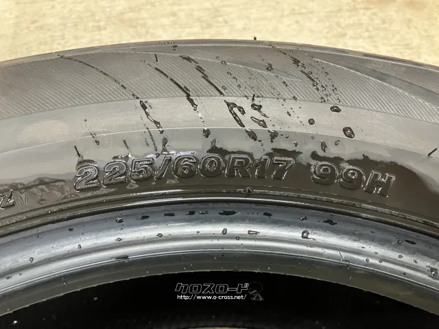 車のパーツ 225-60-r17 タイヤ・17インチ中古ブリヂストン225/60R17 1本×5部取り付け工賃込T56