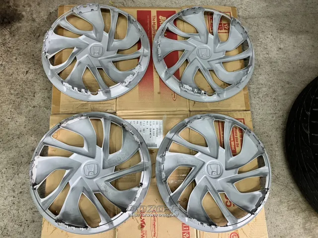 ホイール・15インチ中古ホンダGB5フリード 純正ホイールキャップ4枚Set 