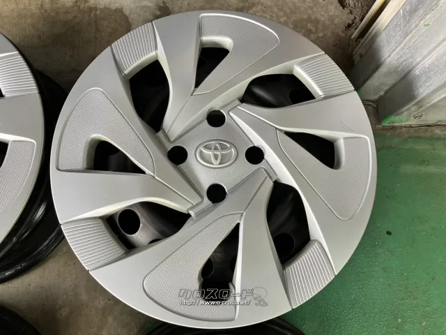ホイール 15インチ中古アクア純正スチール(ホイールキャップ付)4本set J32