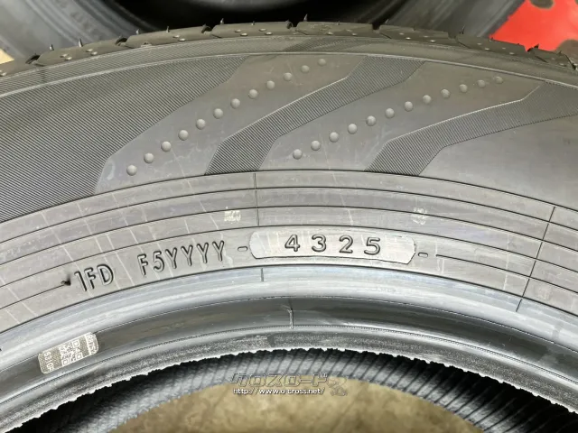 タイヤ 17インチ未使用ヨコハマアドバンV03 225/65R17 4本SET T63
