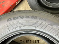 タイヤ 17インチ未使用ヨコハマアドバンV03 225/65R17 4本SET T63