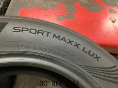タイヤ 17インチ走行100km程度ダンロップスポーツマックス215/60R17　4本×