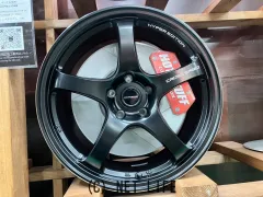 ホイール・タイヤ 18インチ新品クロススピードCR5（ブラック）4本Set新品タイヤ付
