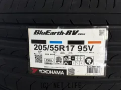 タイヤ 新品YOKOHAMAブルーアースRV03　205/55R17　４本SET工賃込み