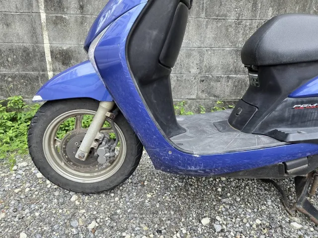 カウルの傷多数あります ホンダ リード110