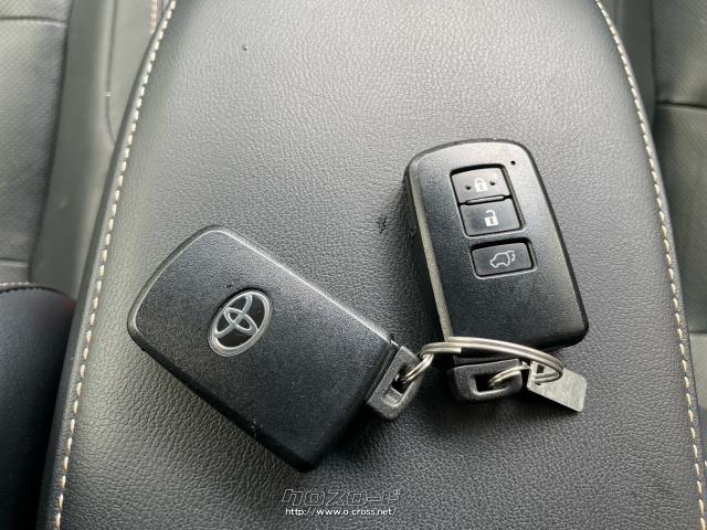 スマートキーなので、カバンに入れたままでもエンジン始動が簡単ですね!!! トヨタ ハリアーハイブリッド
