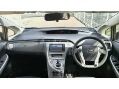 トヨタ プリウス