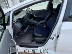 トヨタ プリウス