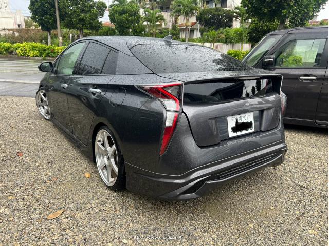 トヨタ プリウス