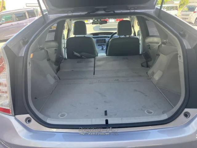 トヨタ プリウス