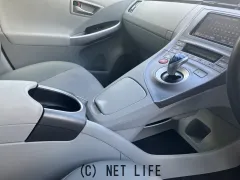 トヨタ プリウス