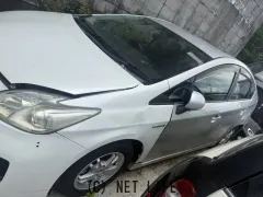 部品取車 トヨタプリウス30
