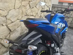 スズキ ジクサー