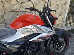 スズキ ジクサー