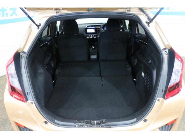 シートを倒せば収納倍増、大きな荷物も楽々積み込めます ホンダ フィットハイブリッド