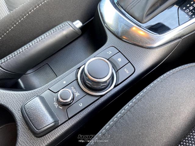 ナビやオーディオの操作・切り替えも手元で行えます。 マツダ デミオ