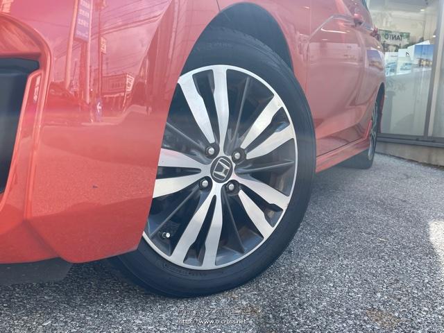 他グレードより1インチ大きな純正16インチホイール!タイヤサイズは185/55。 ホンダ フィット