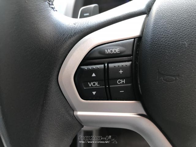 ハンドルスイッチでオーディオ操作も可能。 ホンダ CR-Z