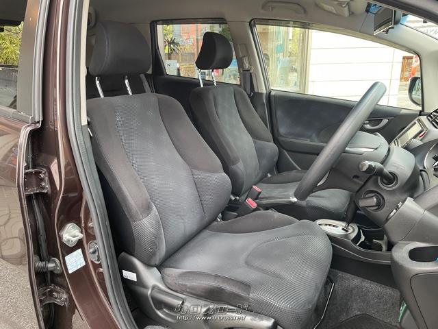 大開口で乗り降りし易く、ホールド性の高い前席! ホンダ フィット